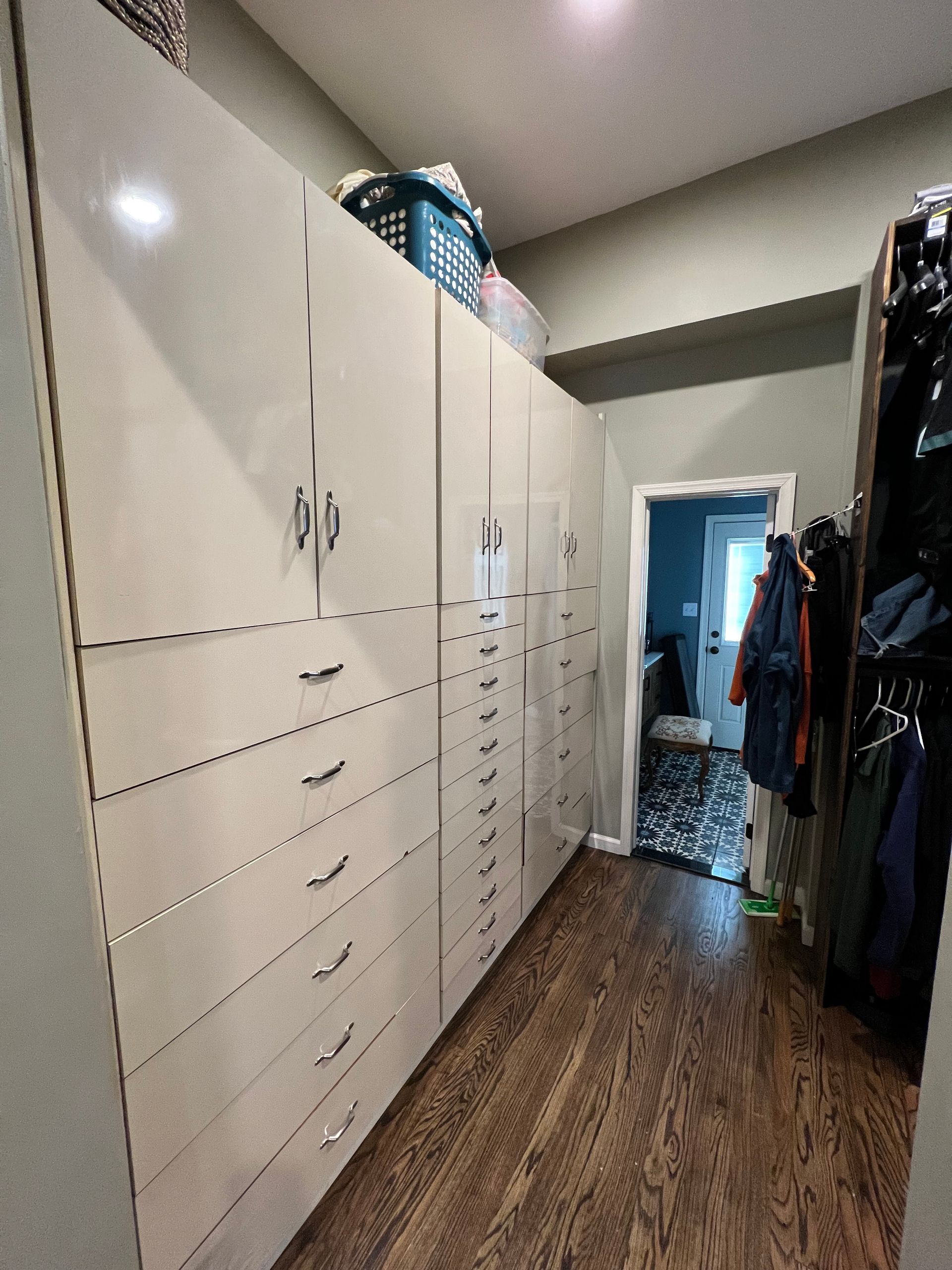 Cabinets and drawers - before