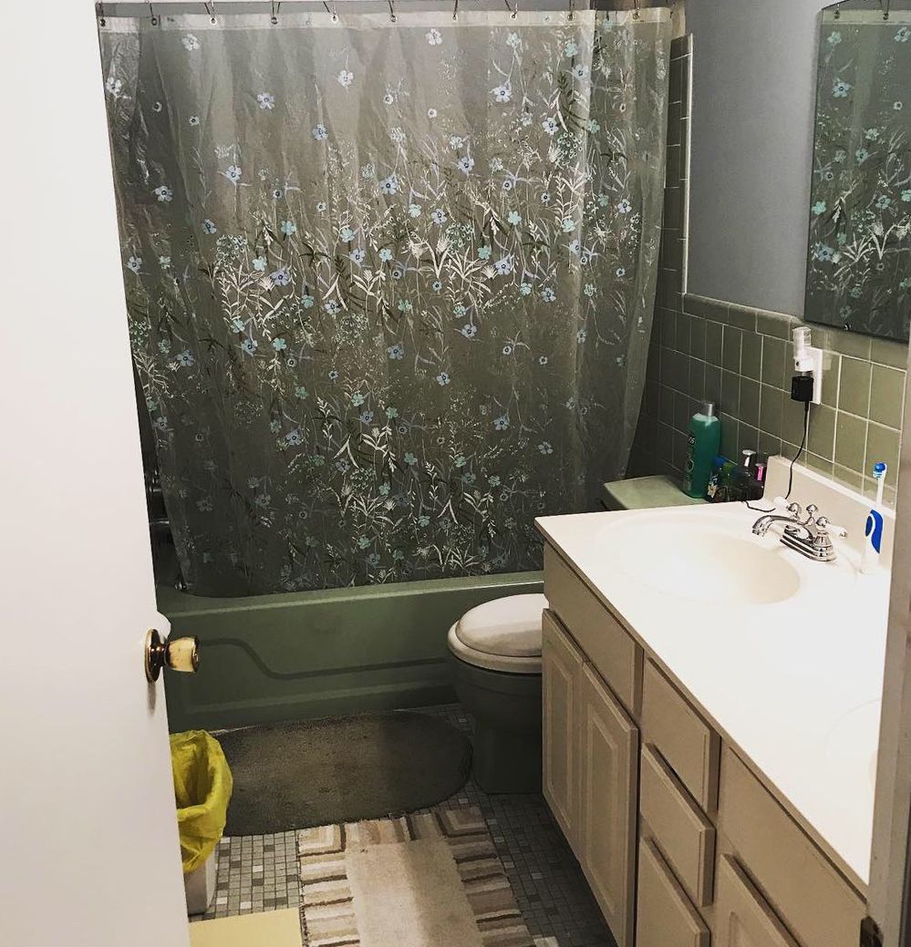 Bathroom with shower - before