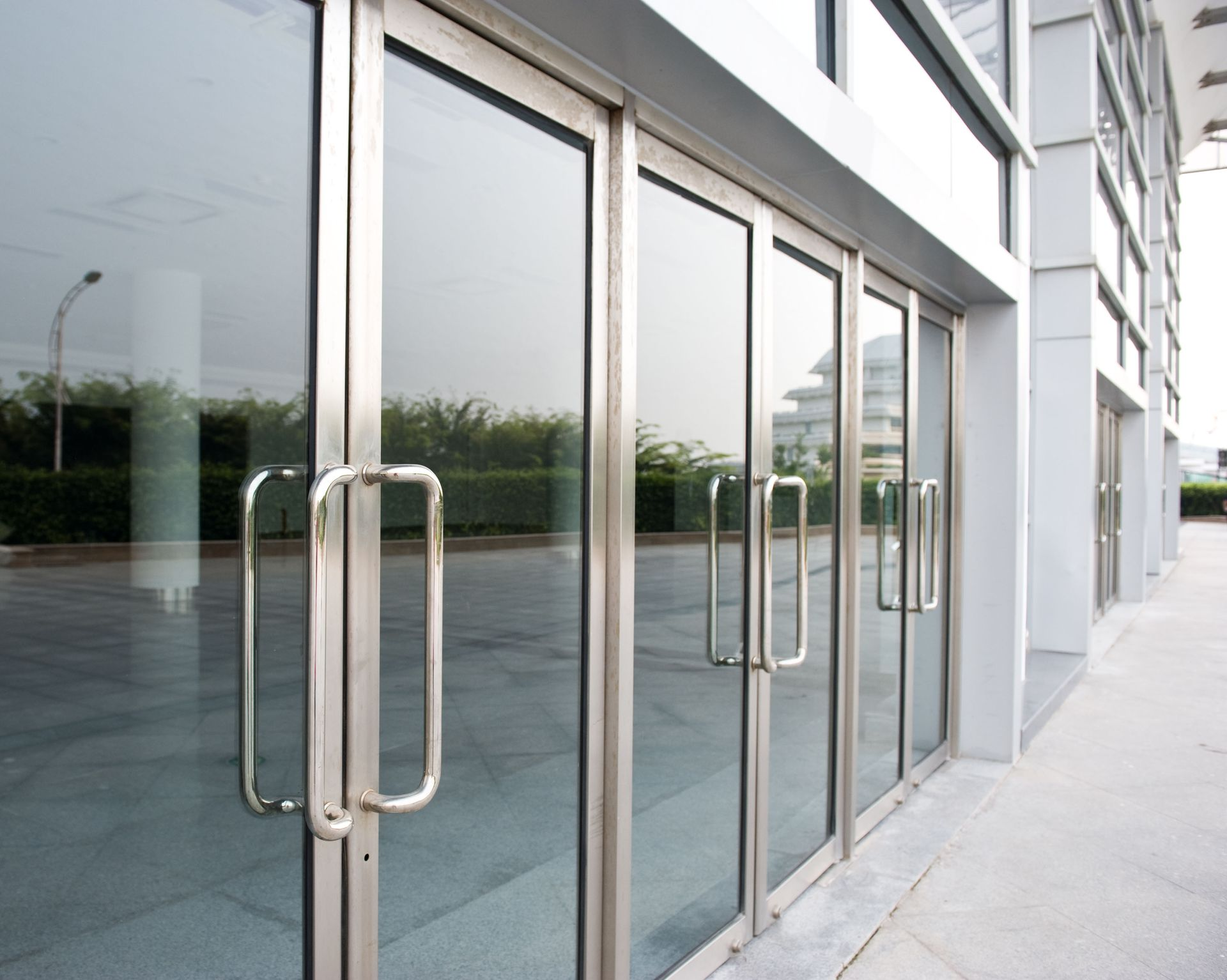 Mira Mesa Glass & Screen