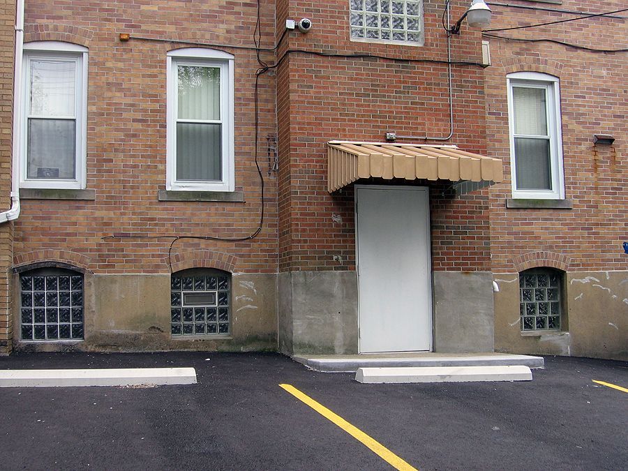 Pan and Cover Awning Style