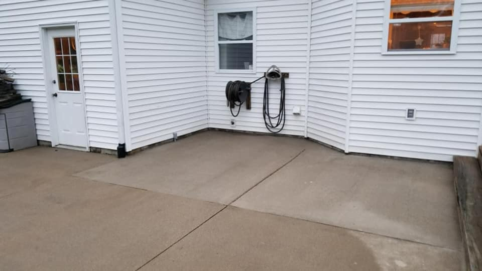 Concrete cleaning and restoration services