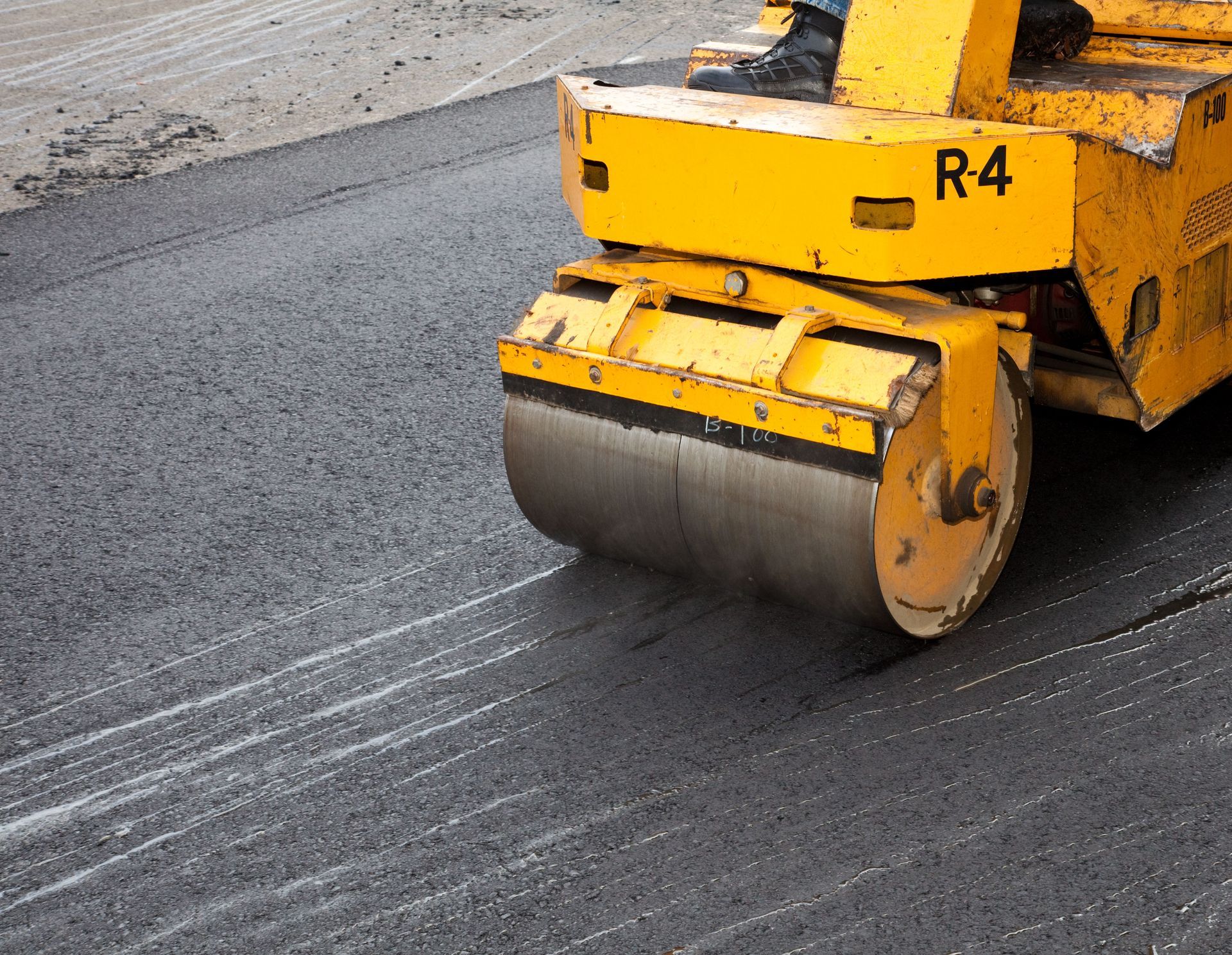 asphalt paving