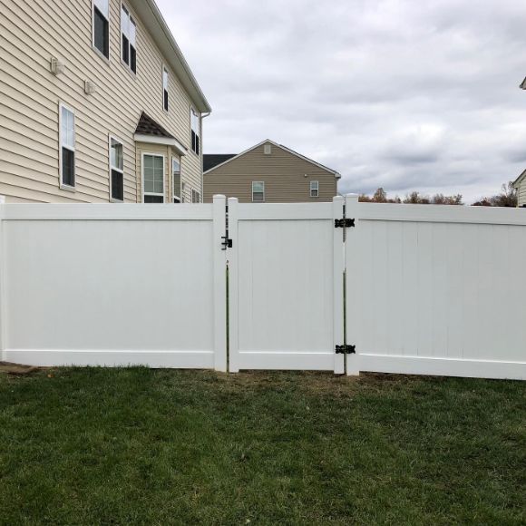 Vinyl fencing