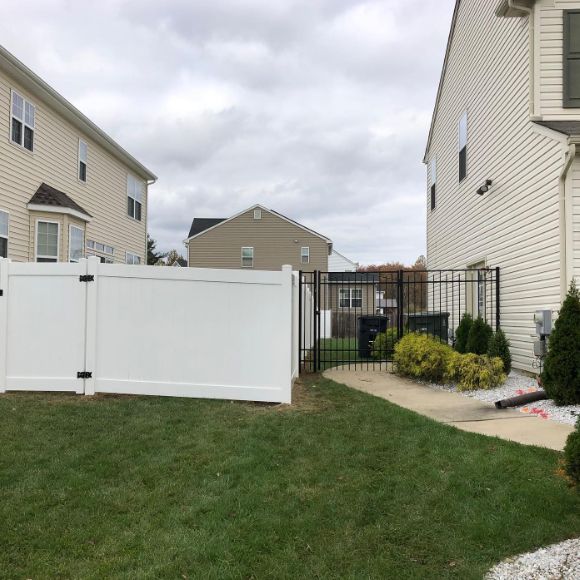 Vinyl fencing