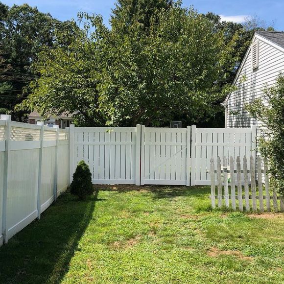 Vinyl fencing