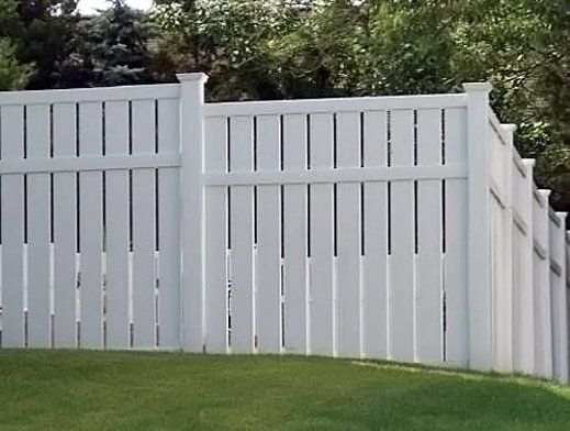 Closed-top picket fencing