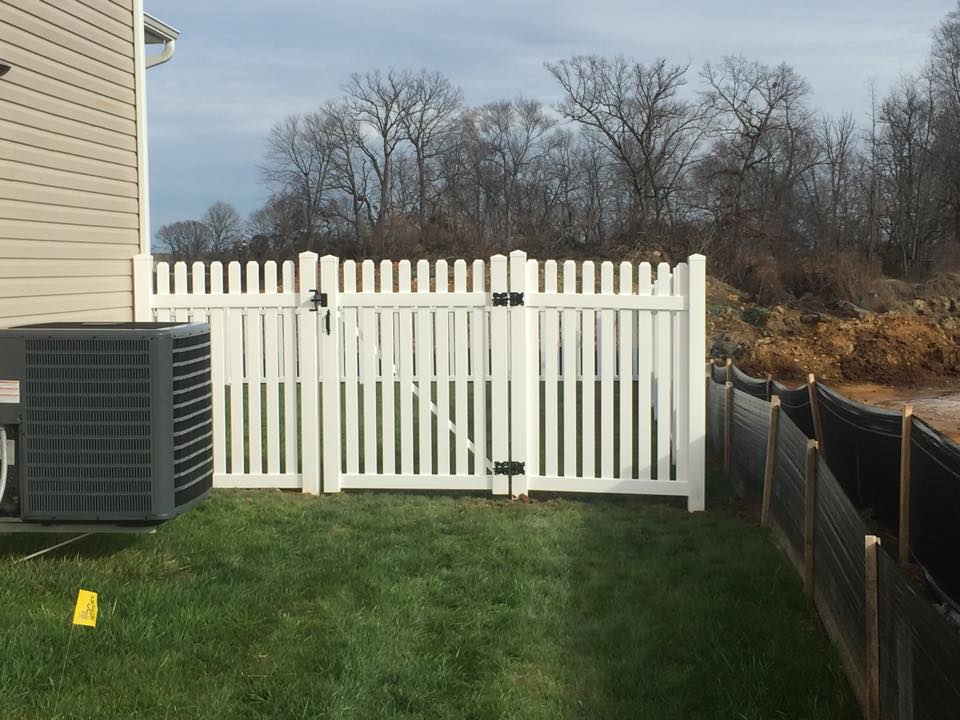 Vinyl fence