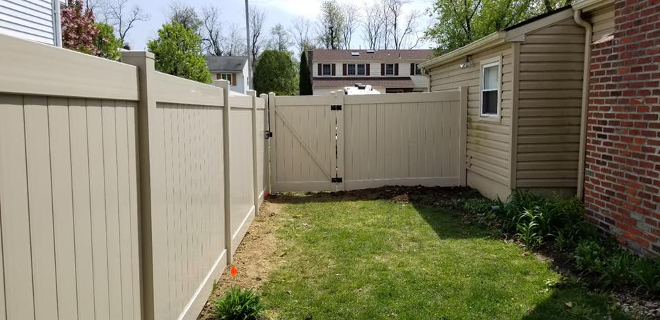 Privacy fencing