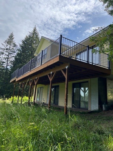 new deck on the 2nd floor