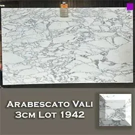 Arabescato Vagli marble slab; white background with gray veining. Label shows 3cm, Lot 1942.