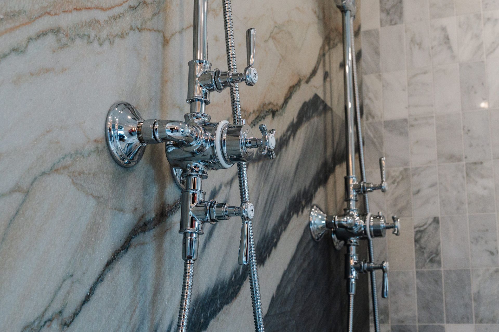 A close up of a cabinet drawer with a silver handle.