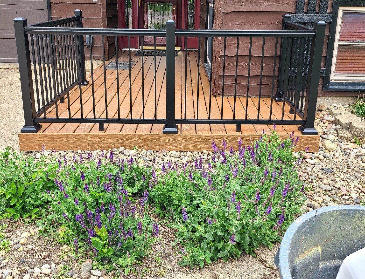 Composite floor with wrought iron railings