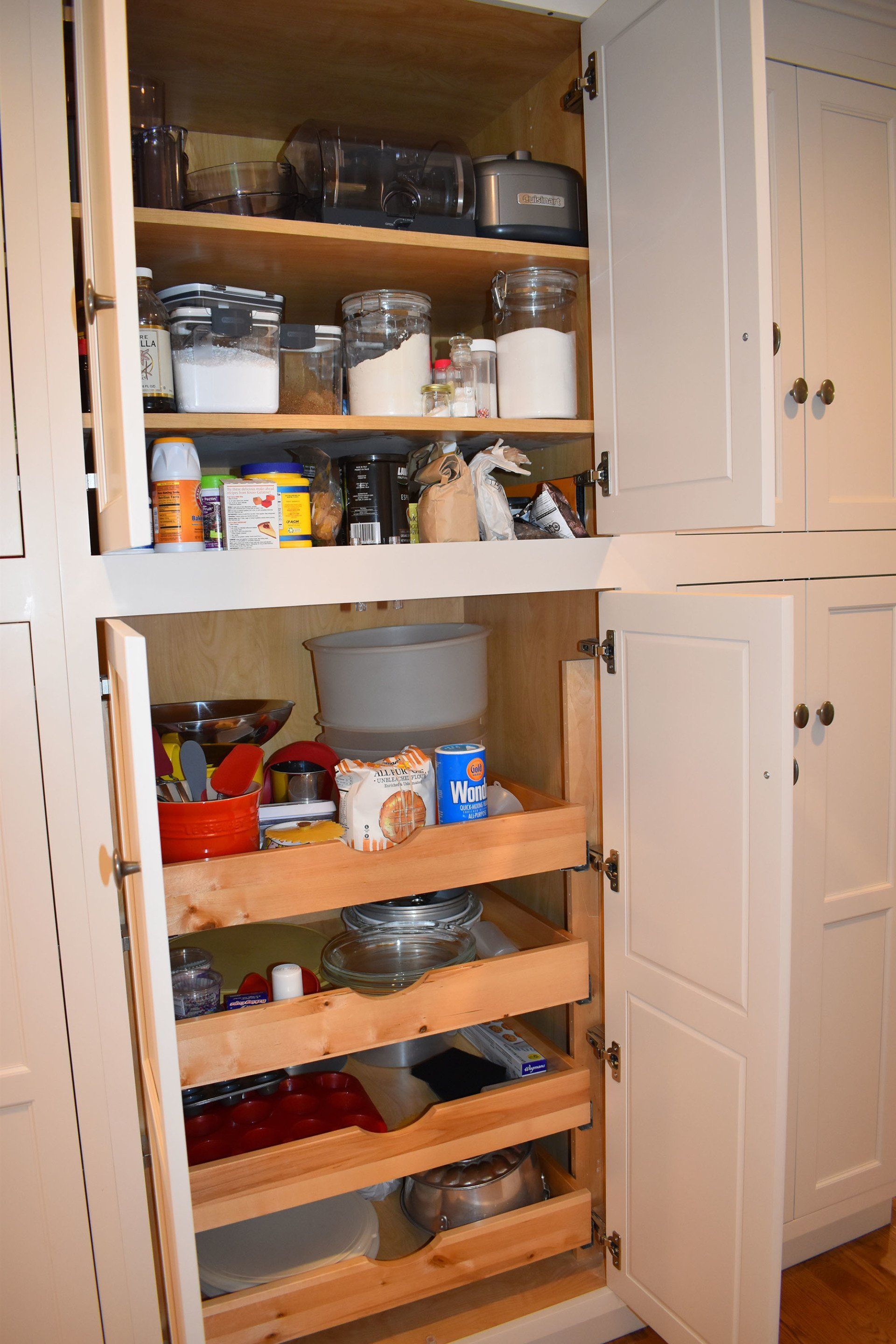 Kitchen pantry