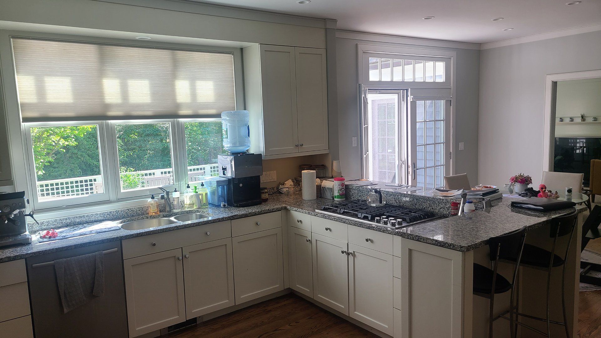 granite counter kitchen