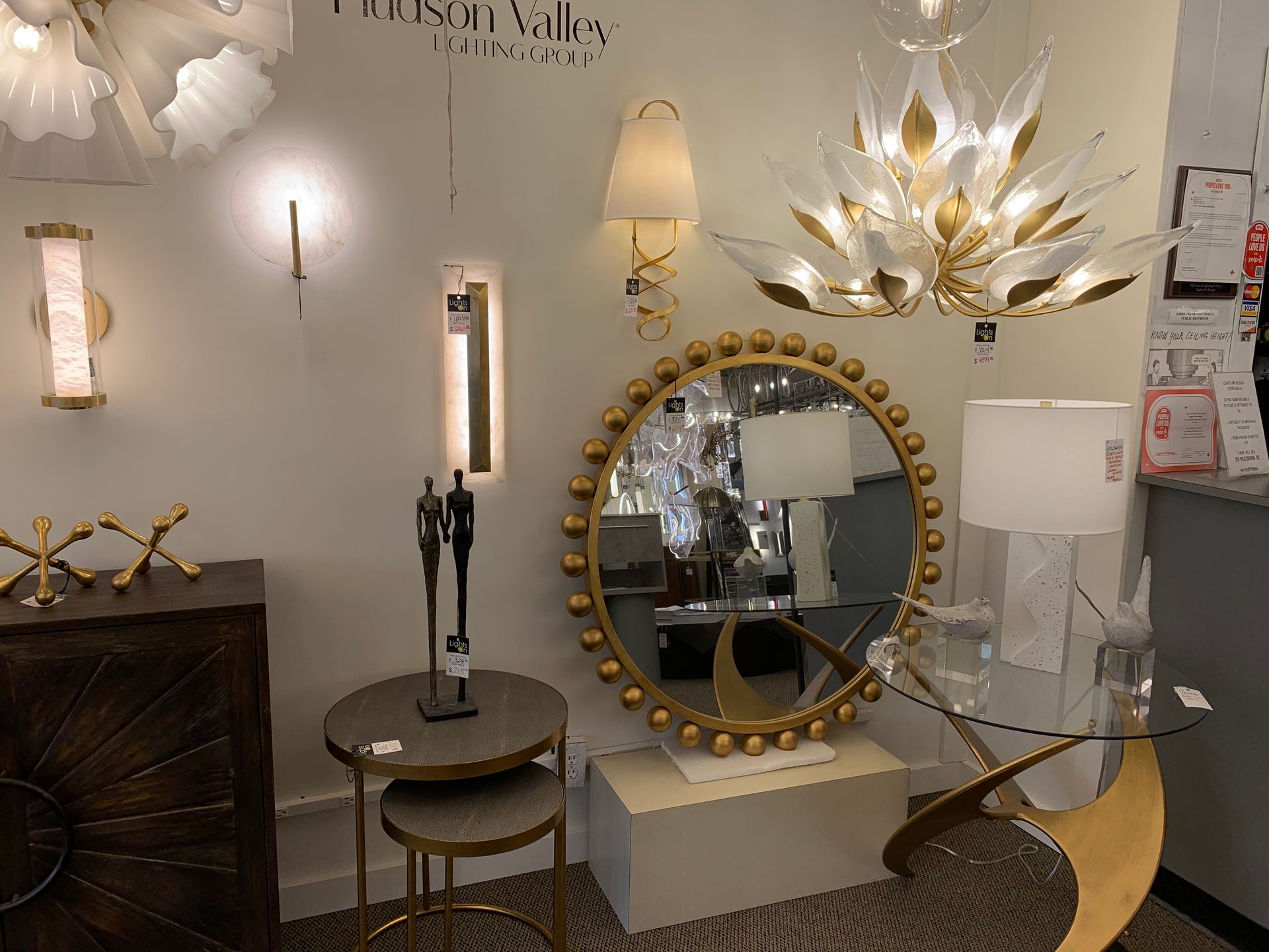 A room filled with furniture and a mirror.