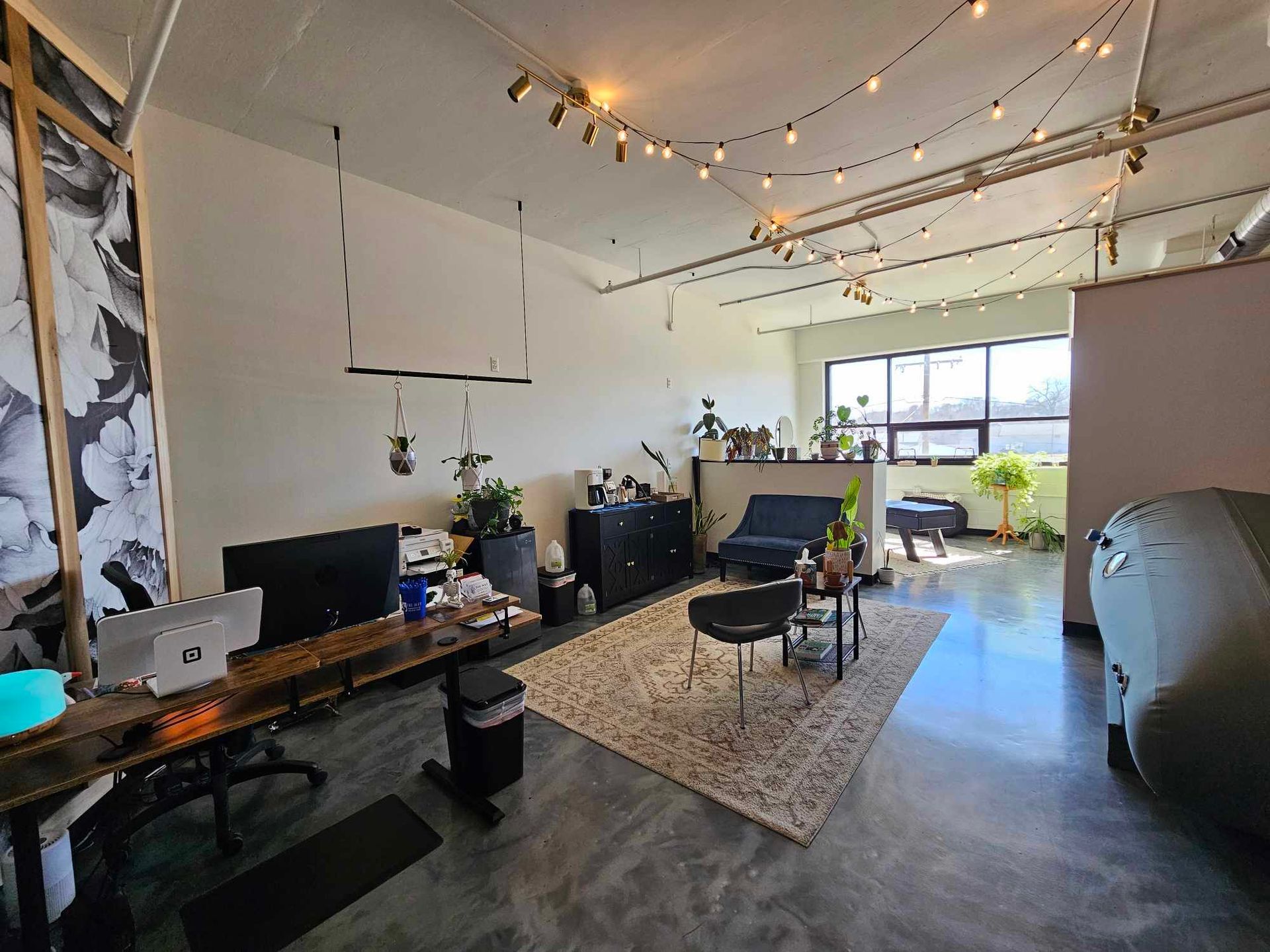 A picture of an image holder on a white background.