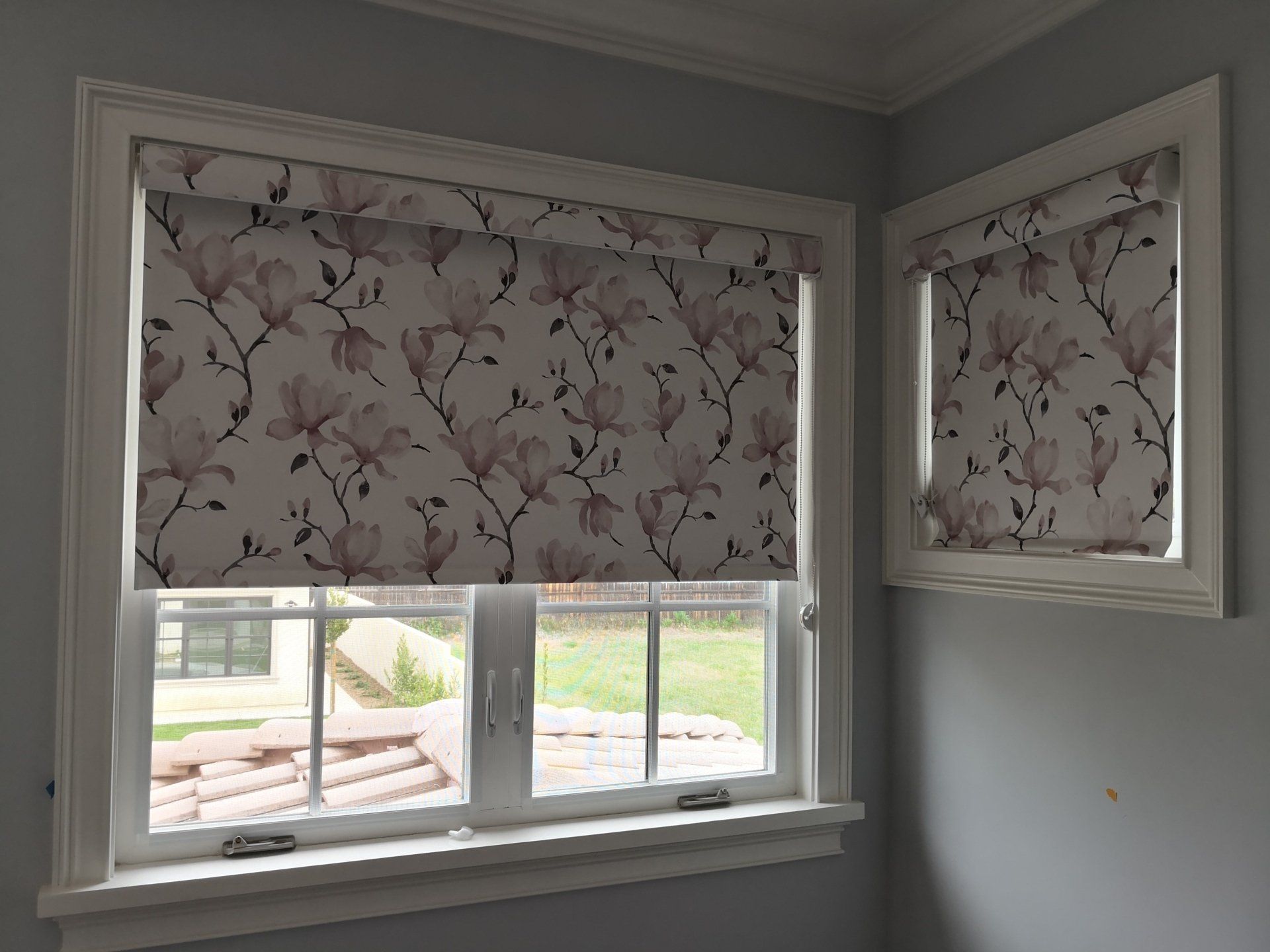 Residential house roll-up shade