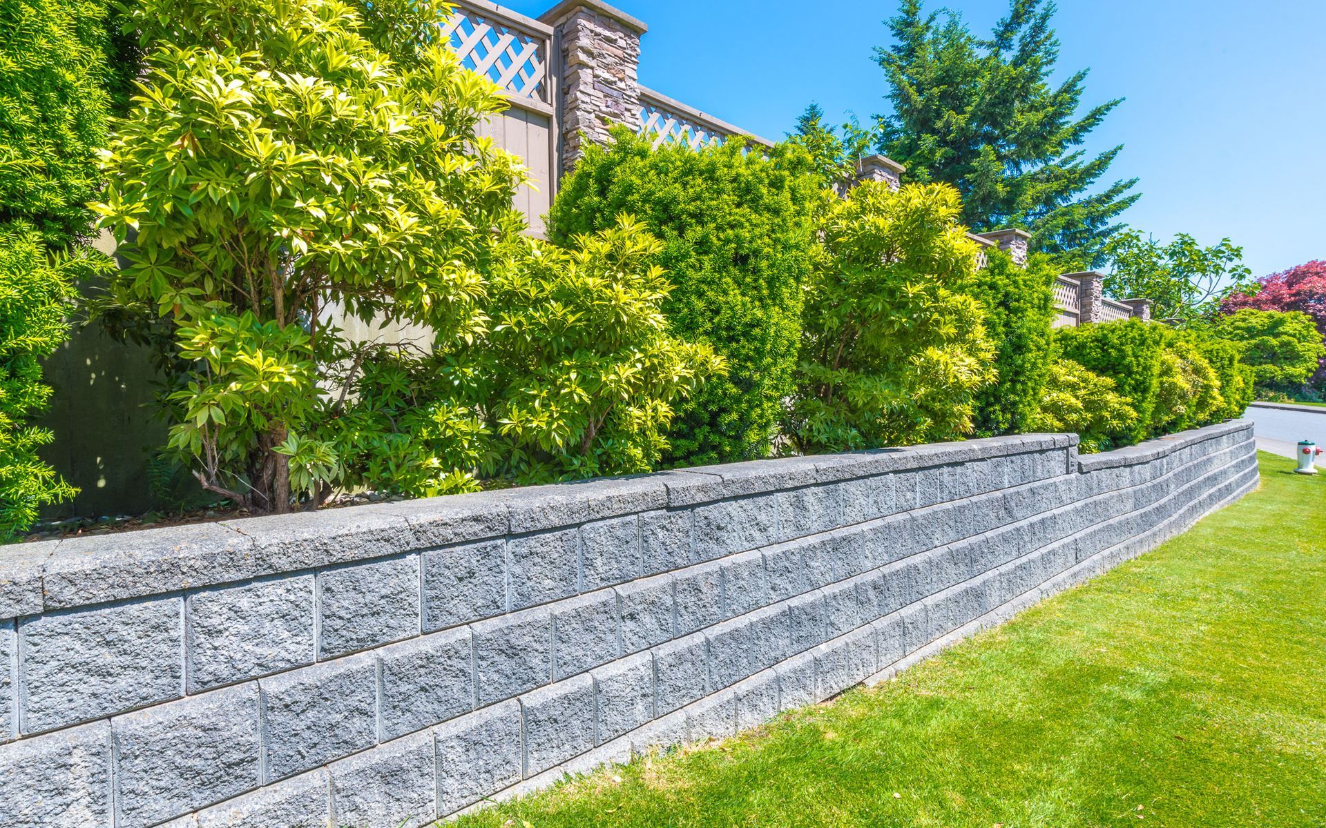Retaining wall