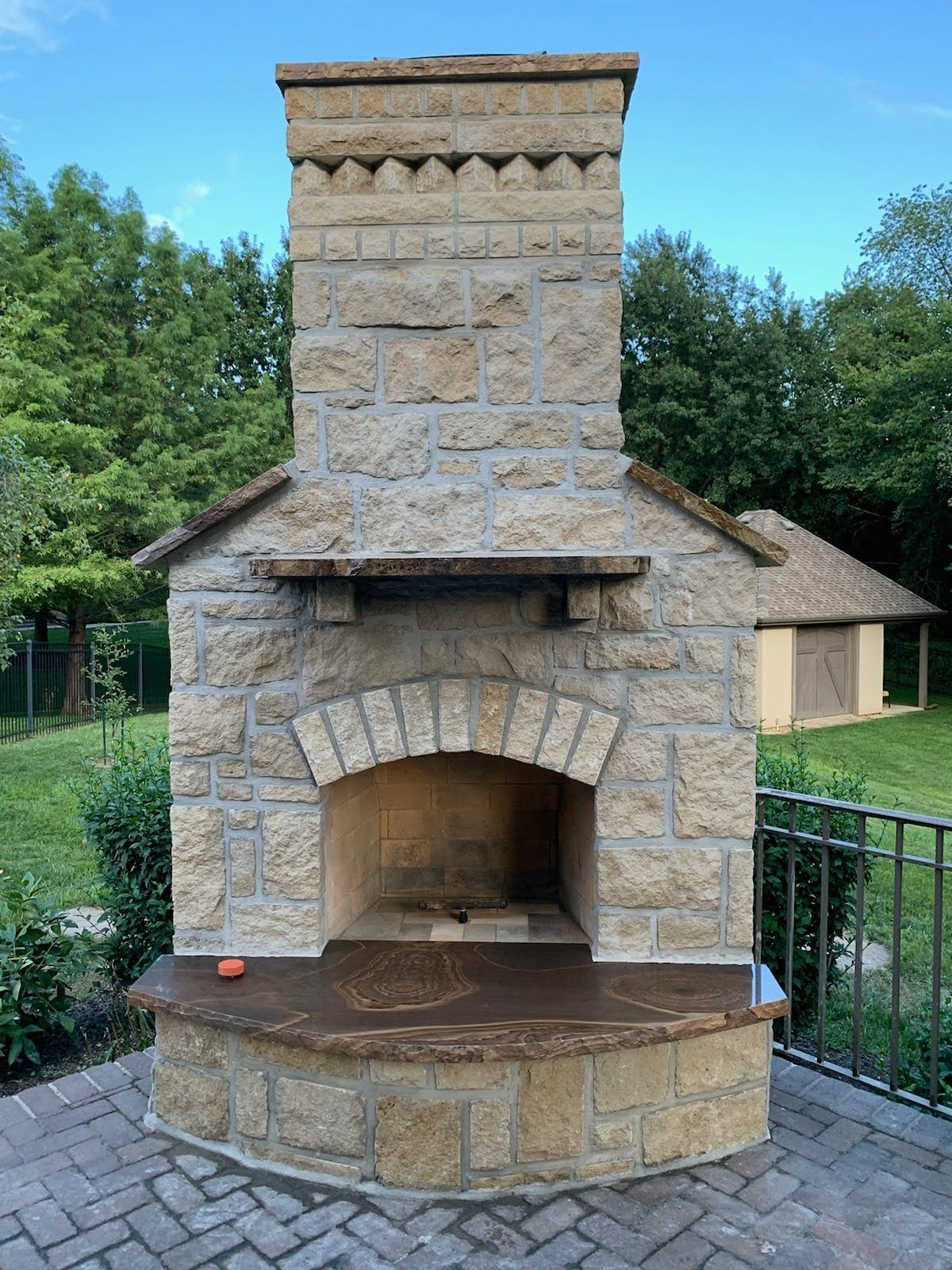 Outdoor fireplace