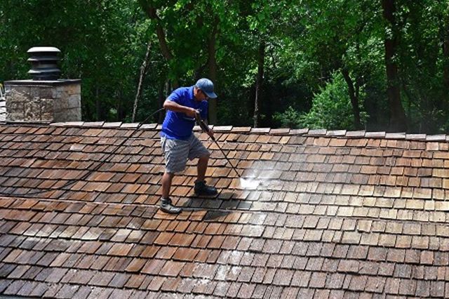 Roof Cleaning in Elsmere DE