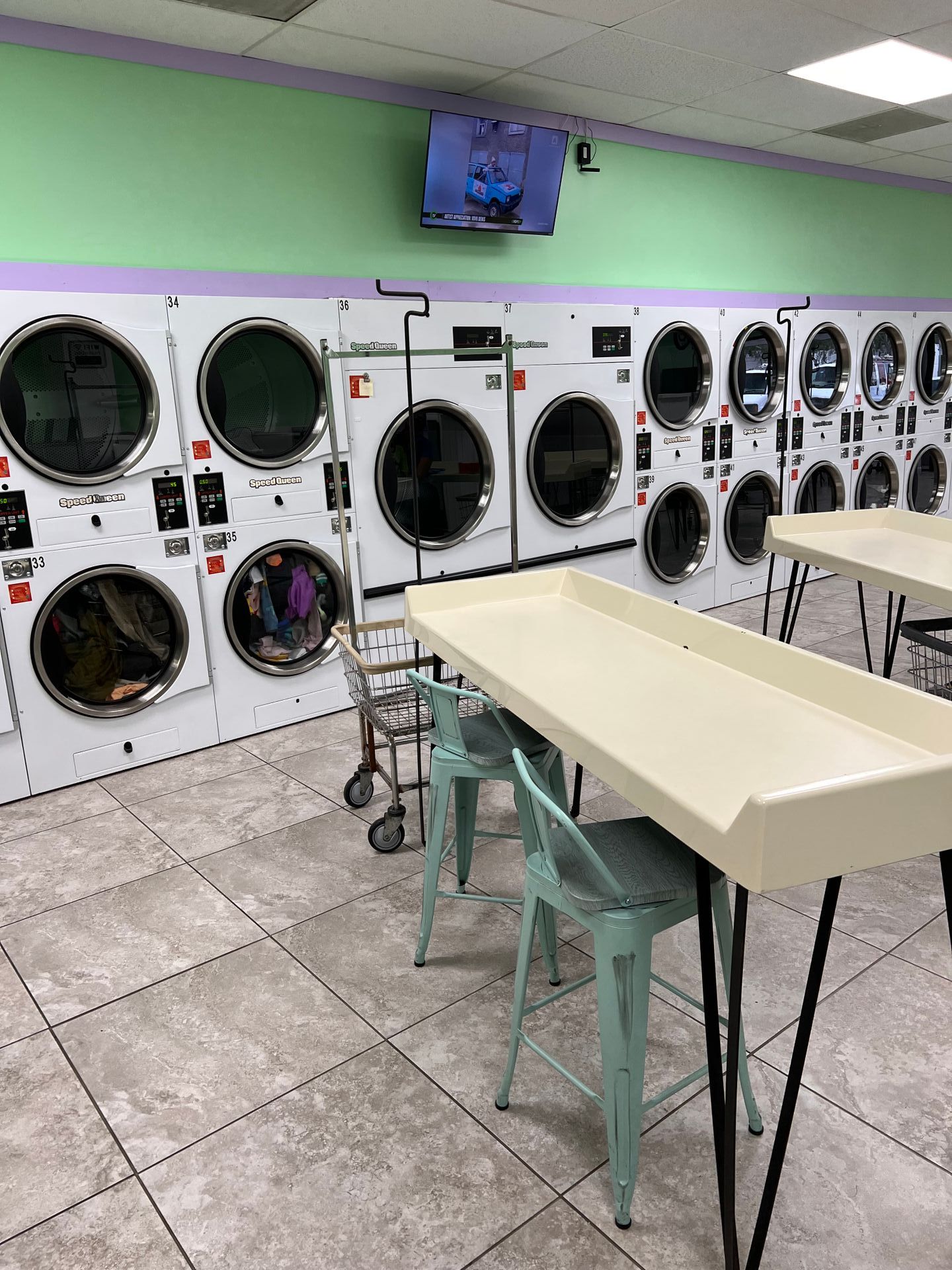 Laundromat Advance Coin Laundry Orlando, FL