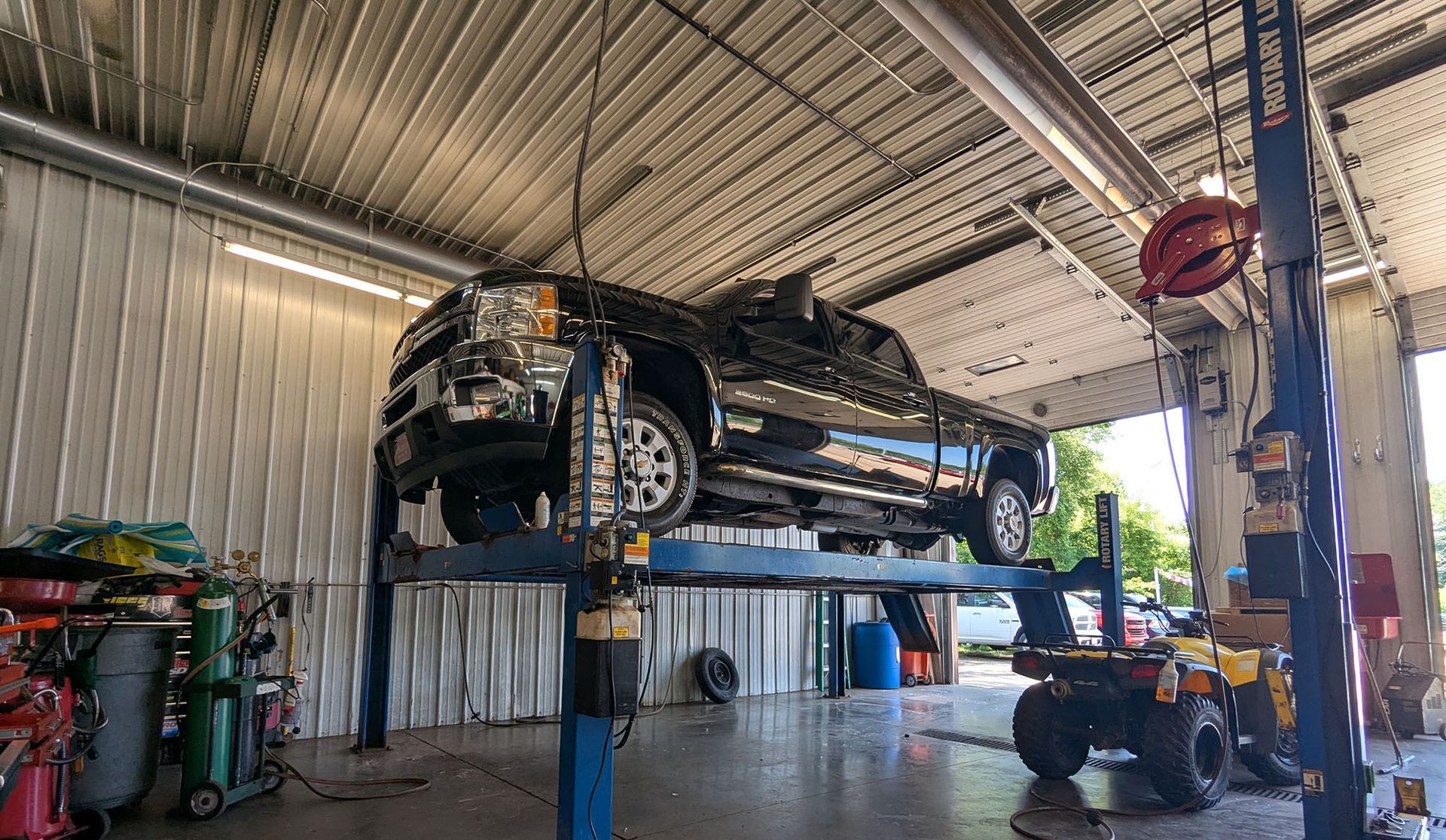 A car dealership called jeff 's northshore auto