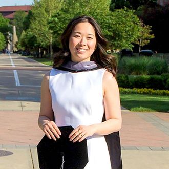Dr. Jenn Hu, DVM