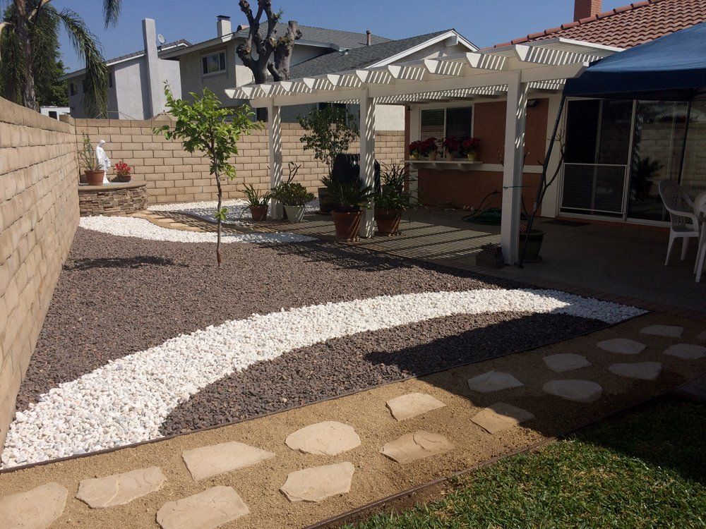 Light and dark gravel