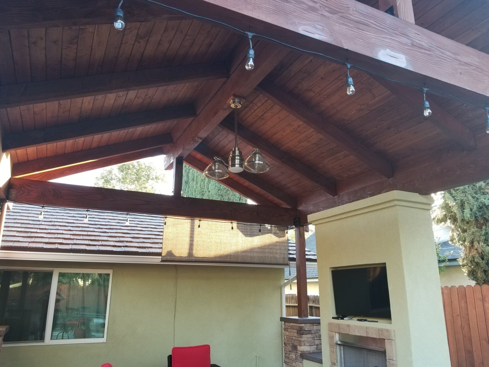 Outdoor kitchen ceiling