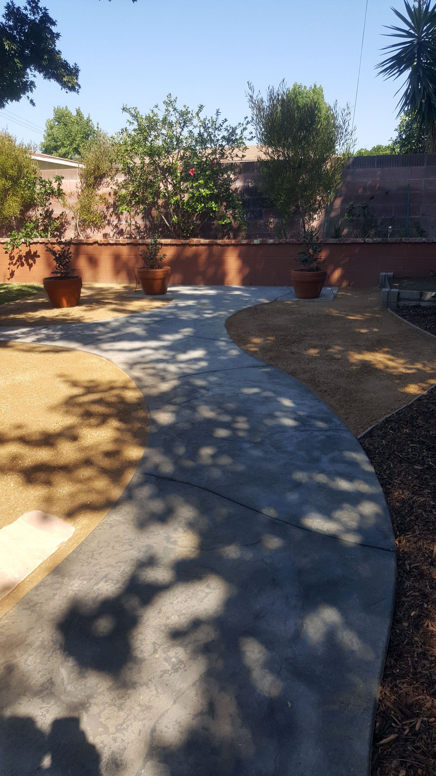 Irregular shape walkway