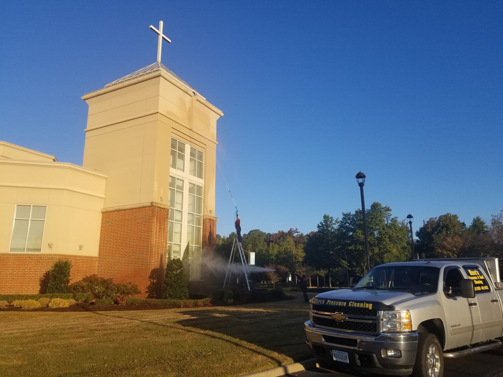 Commercial Driveway clean