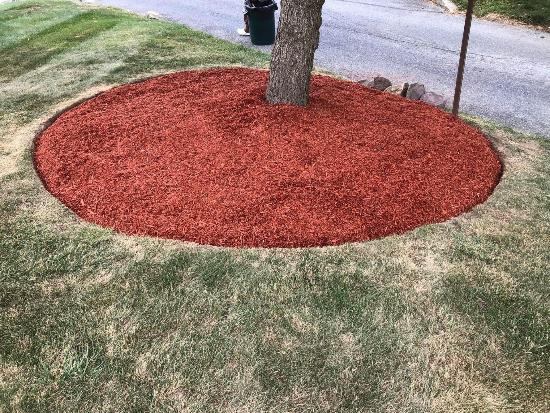 Properly laid red mulch