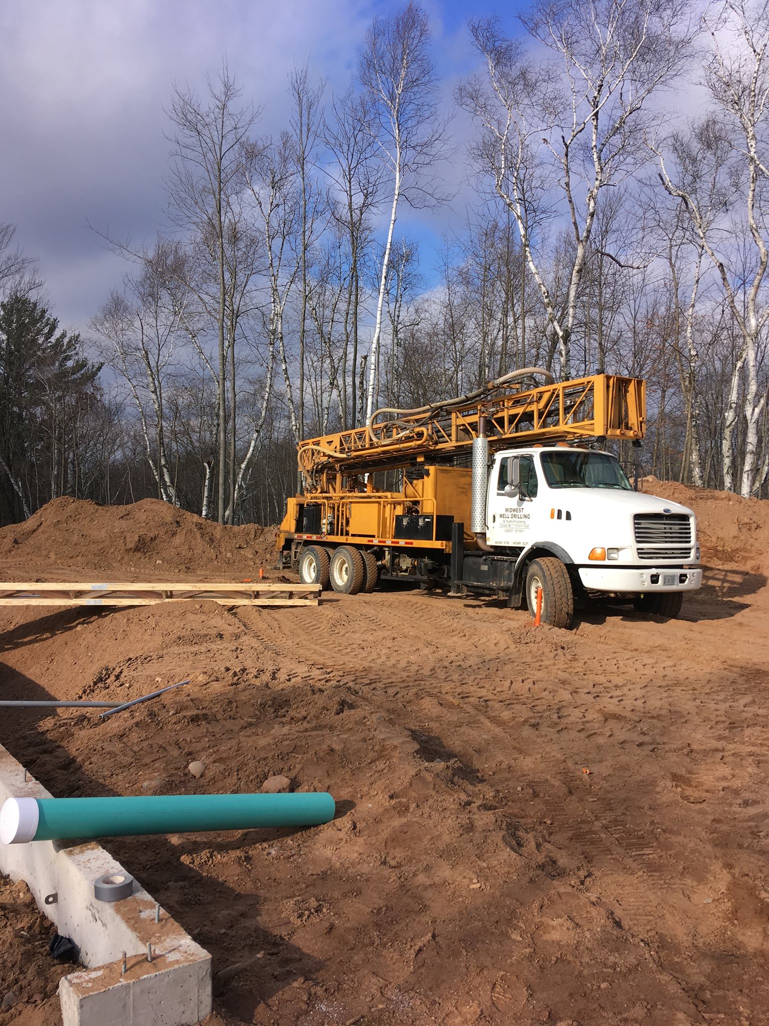 Well drilling services