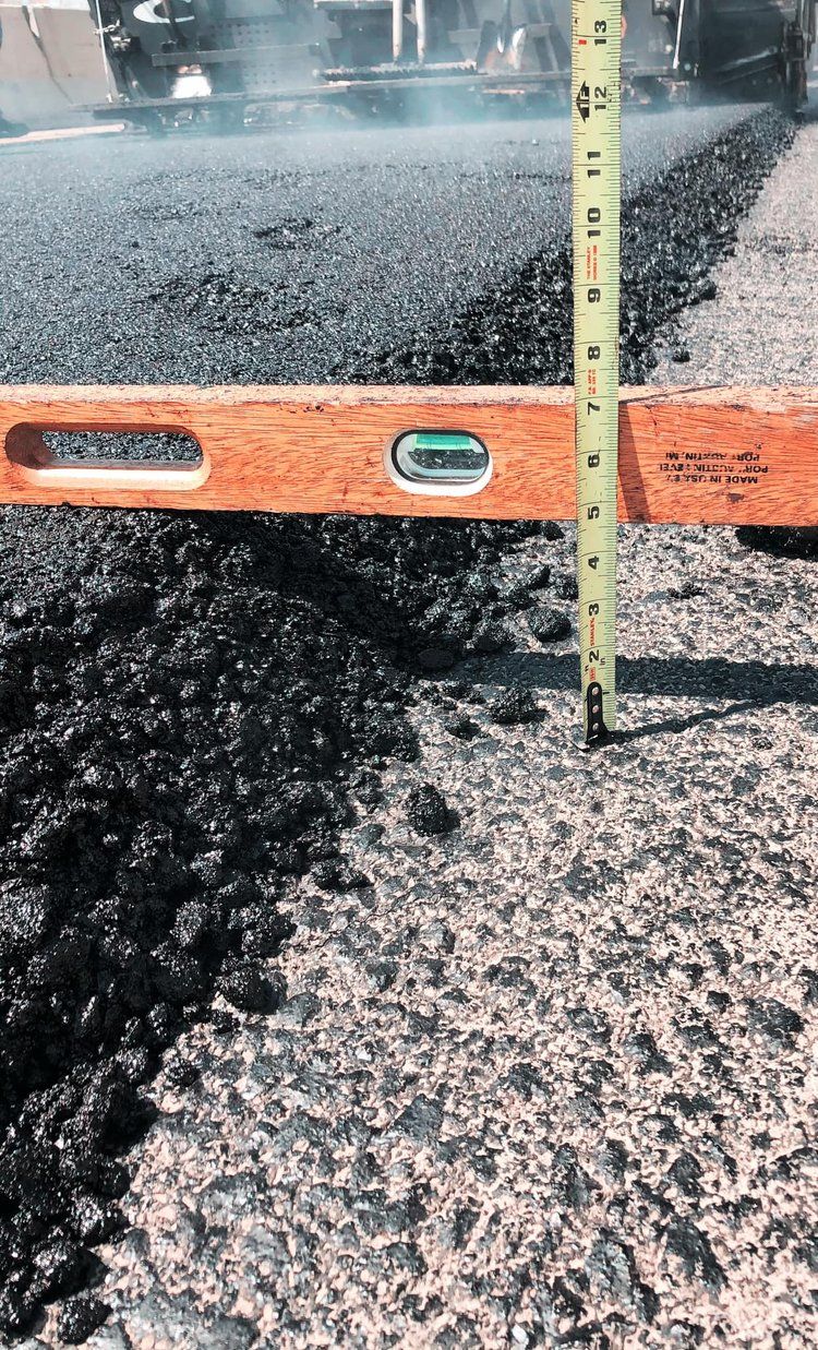 Asphalt paving