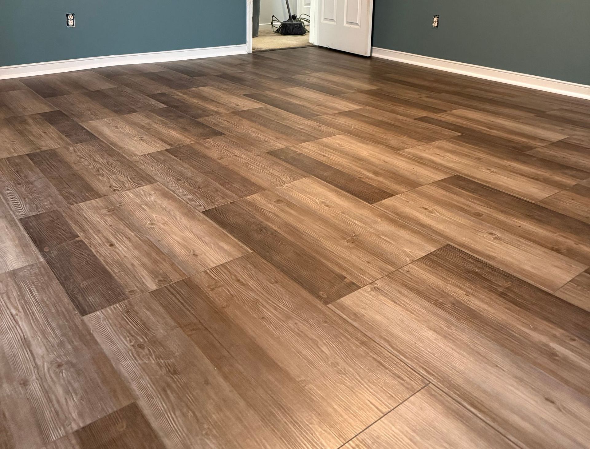 Laminate flooring installed as a floating floor