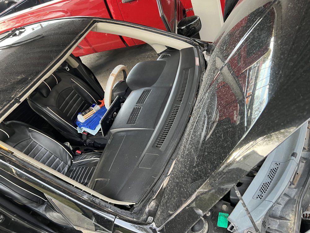 old car with out windshield glass