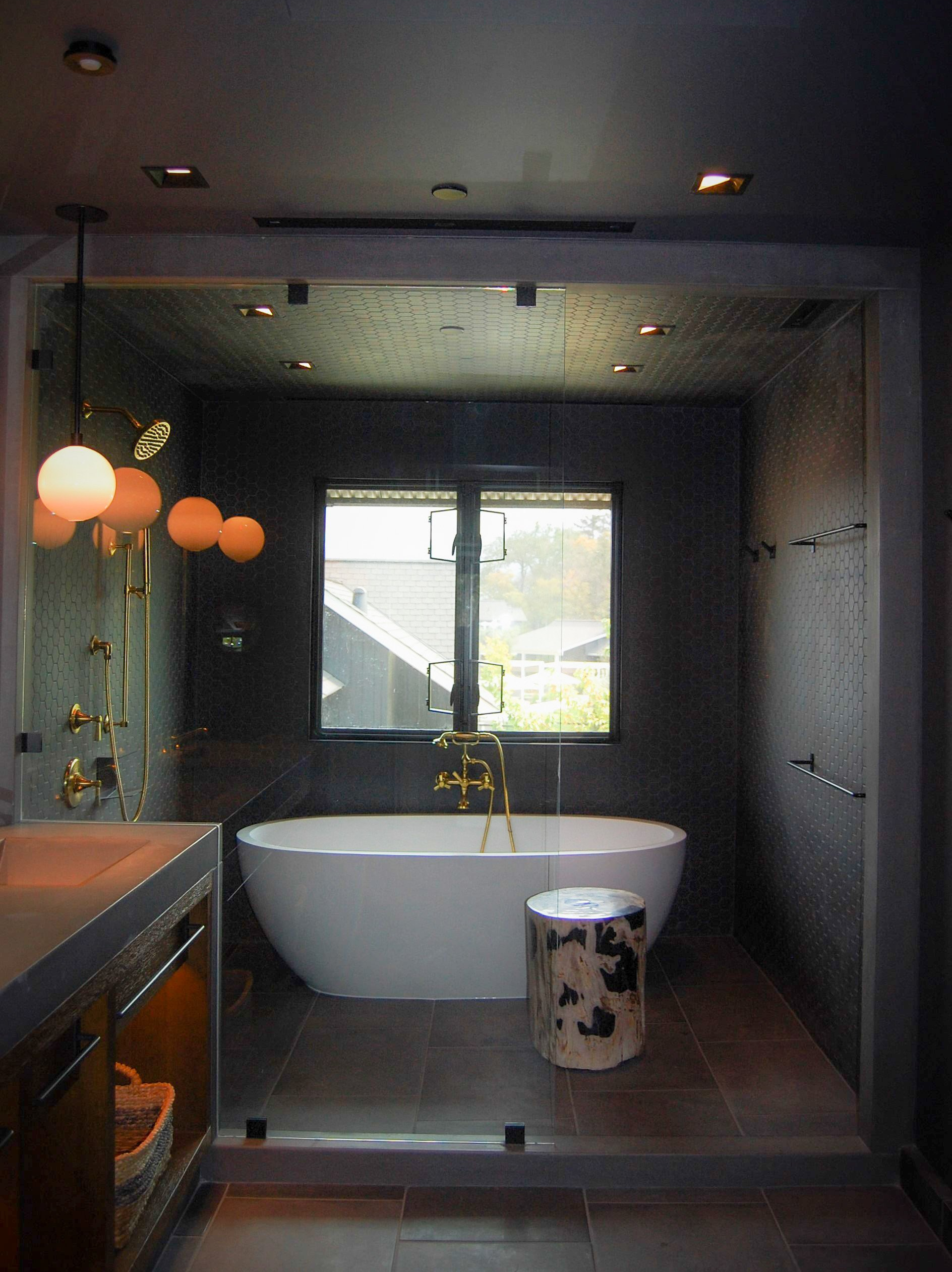 Shower glass enclosure