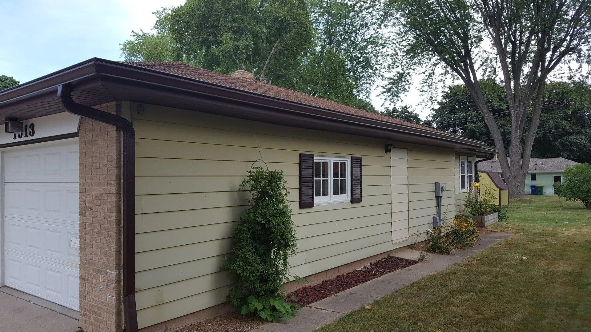 Royal Brown 5 inch gutter