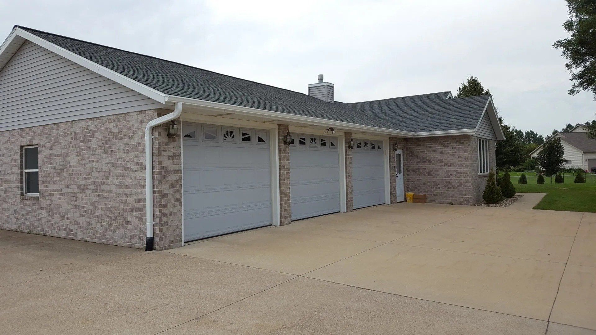 White 5 inch gutters