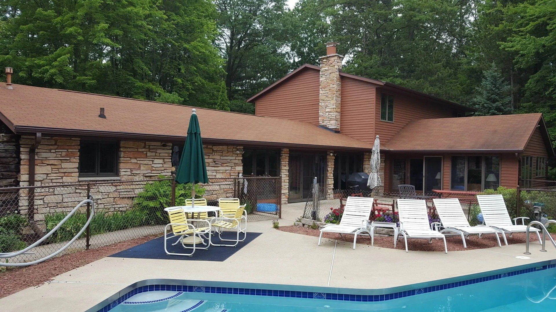 Royal brown 5 inch gutter