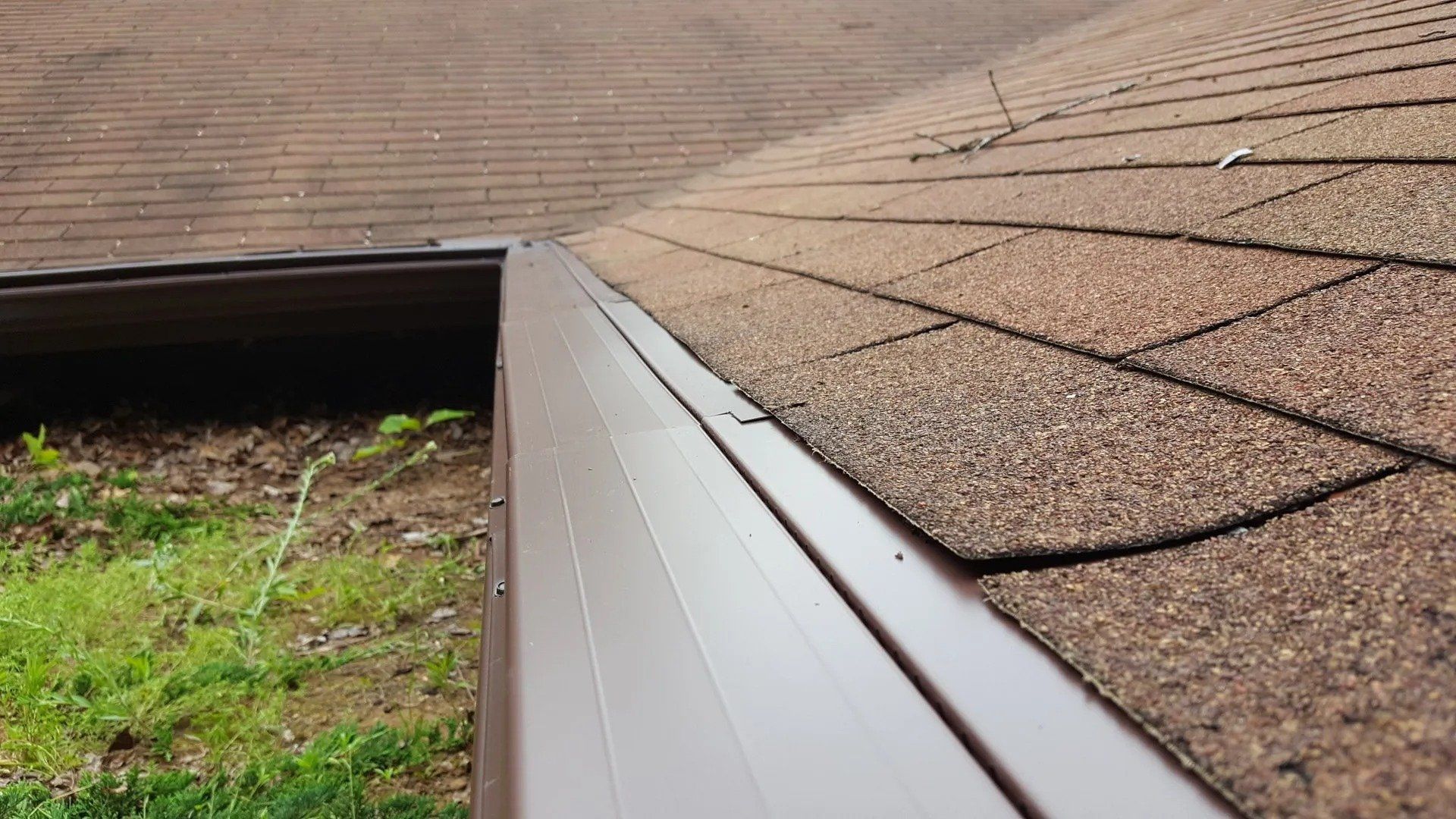 Royal brown 5 inch gutter