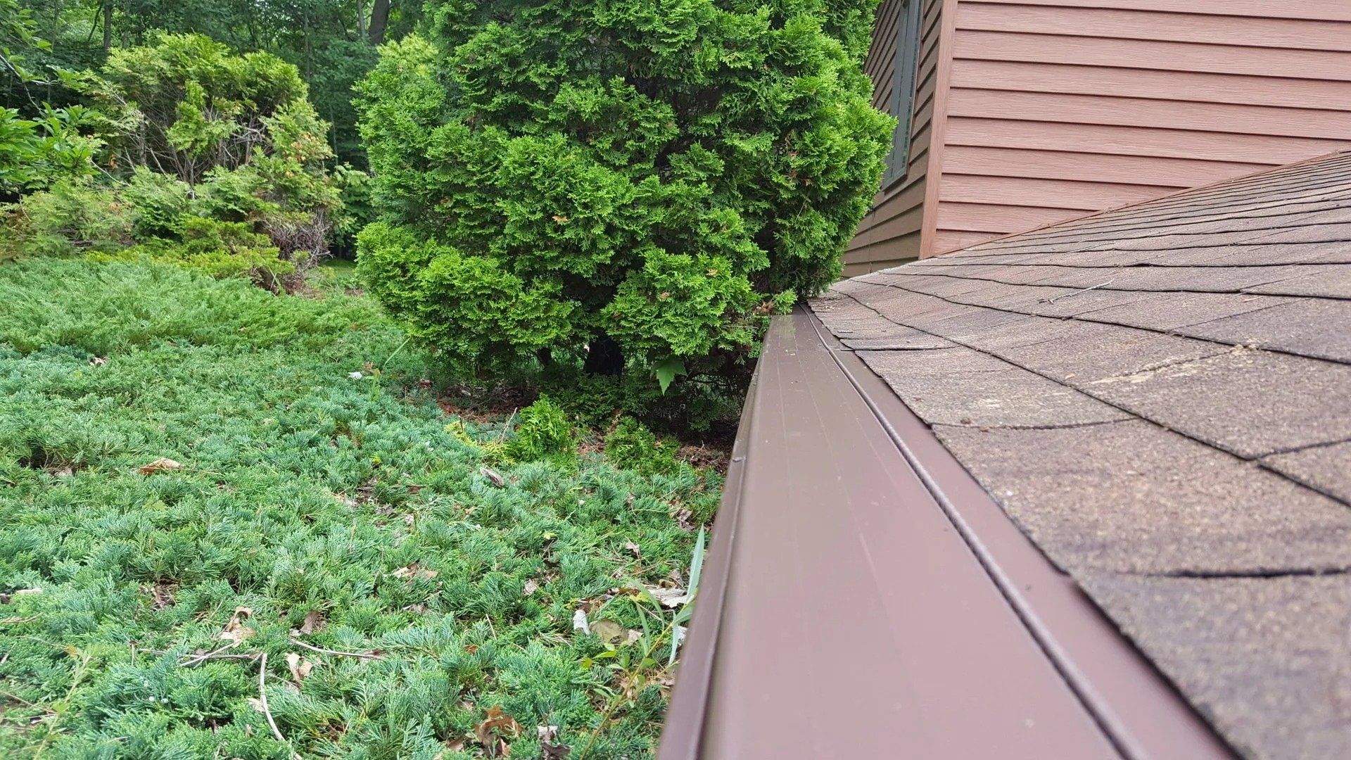 Royal brown 5 inch gutter