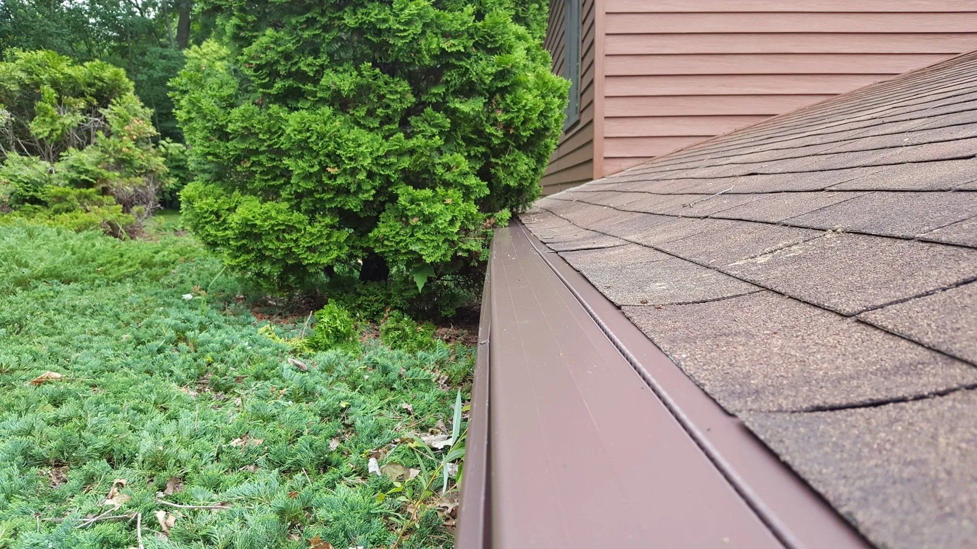 Royal brown 5 inch gutter