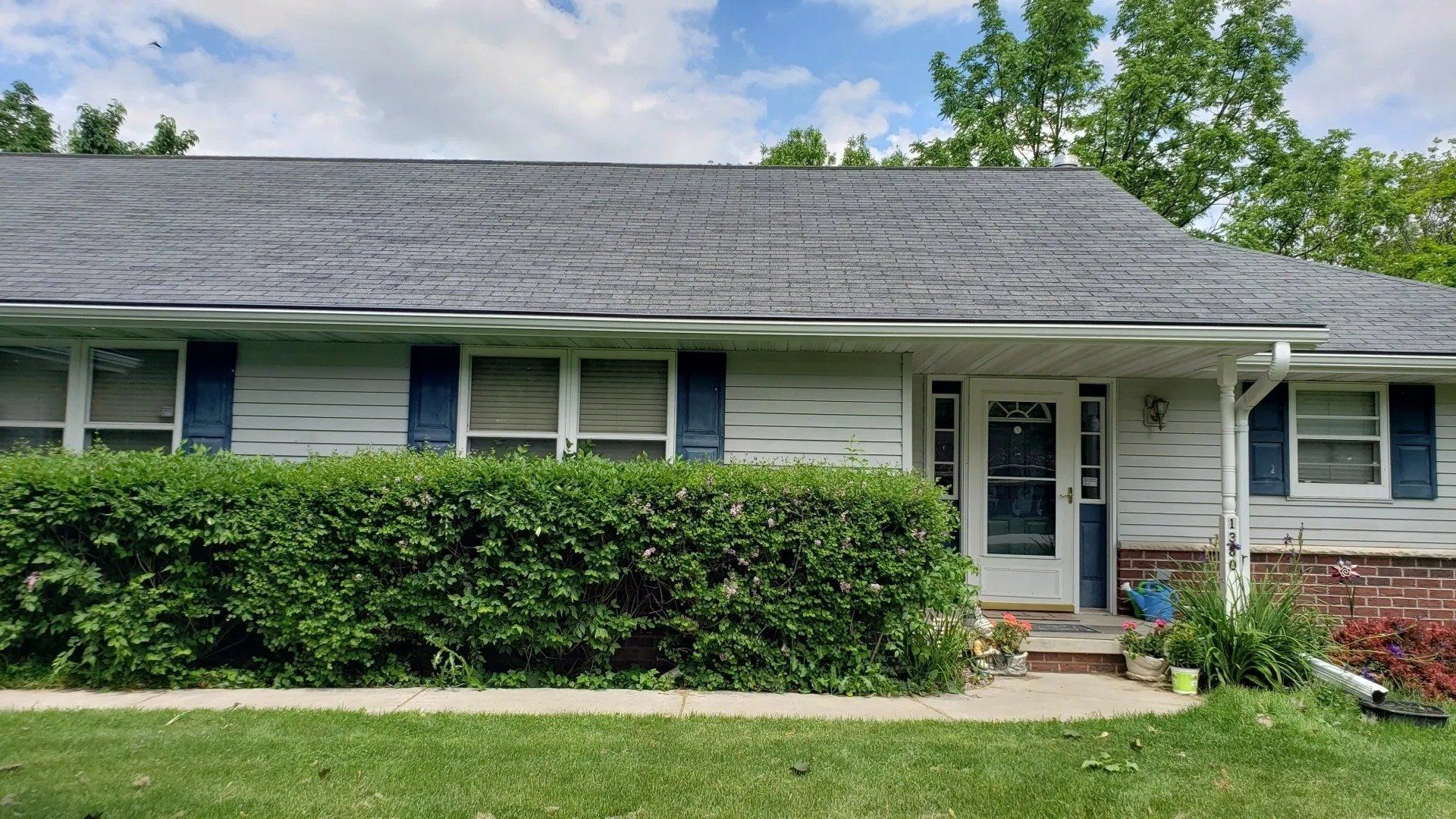 White 5 inch gutter and 3x4 downspout