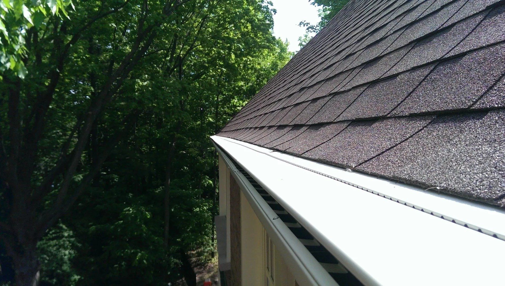 Classic Creme 6 Inch Gutter