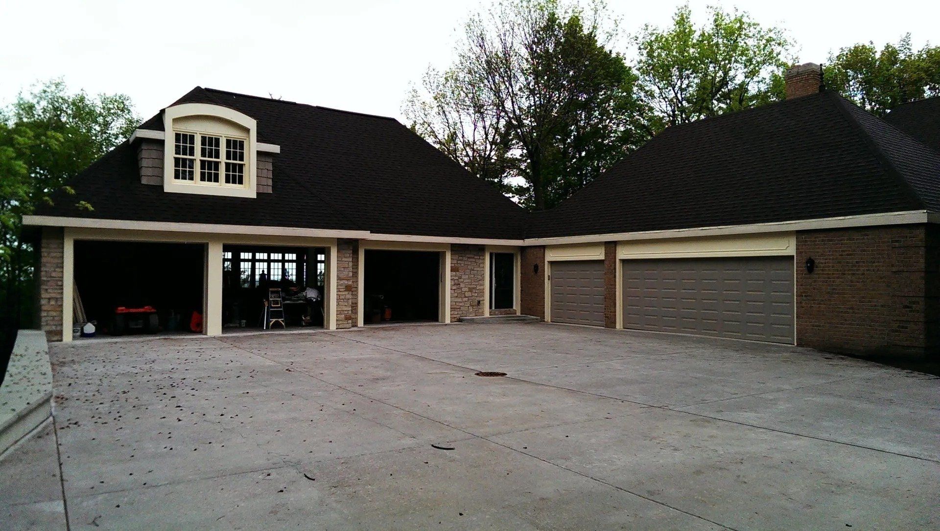 Classic Creme 6 Inch Gutter