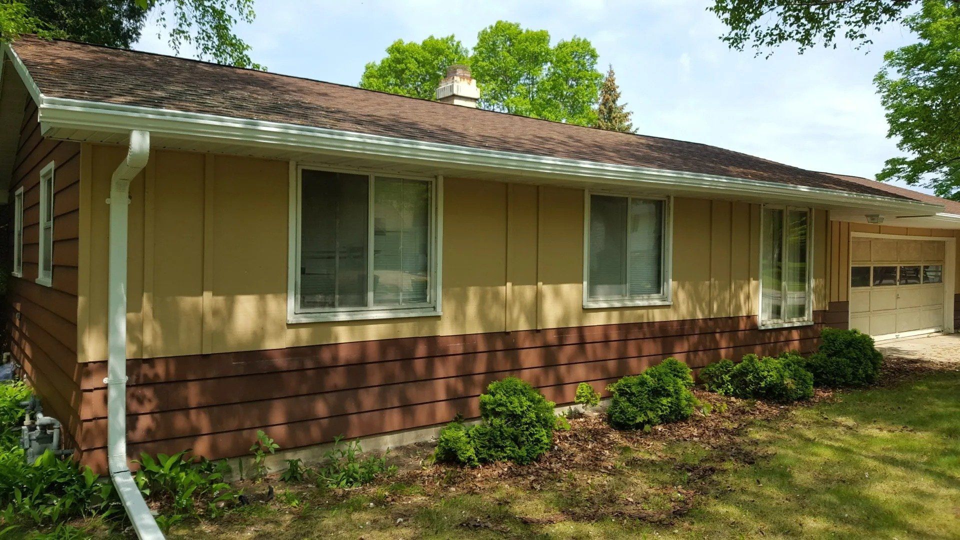 White 5 inch gutters