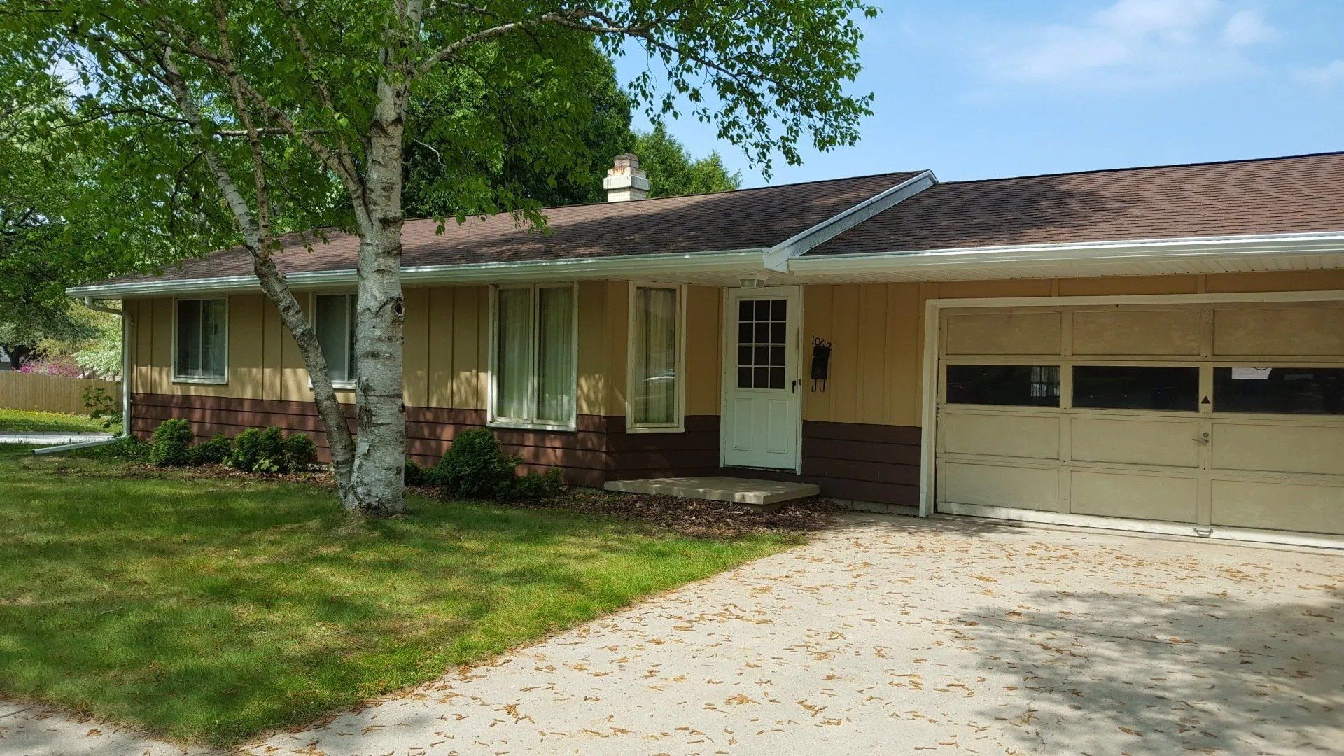 White 5 inch gutters