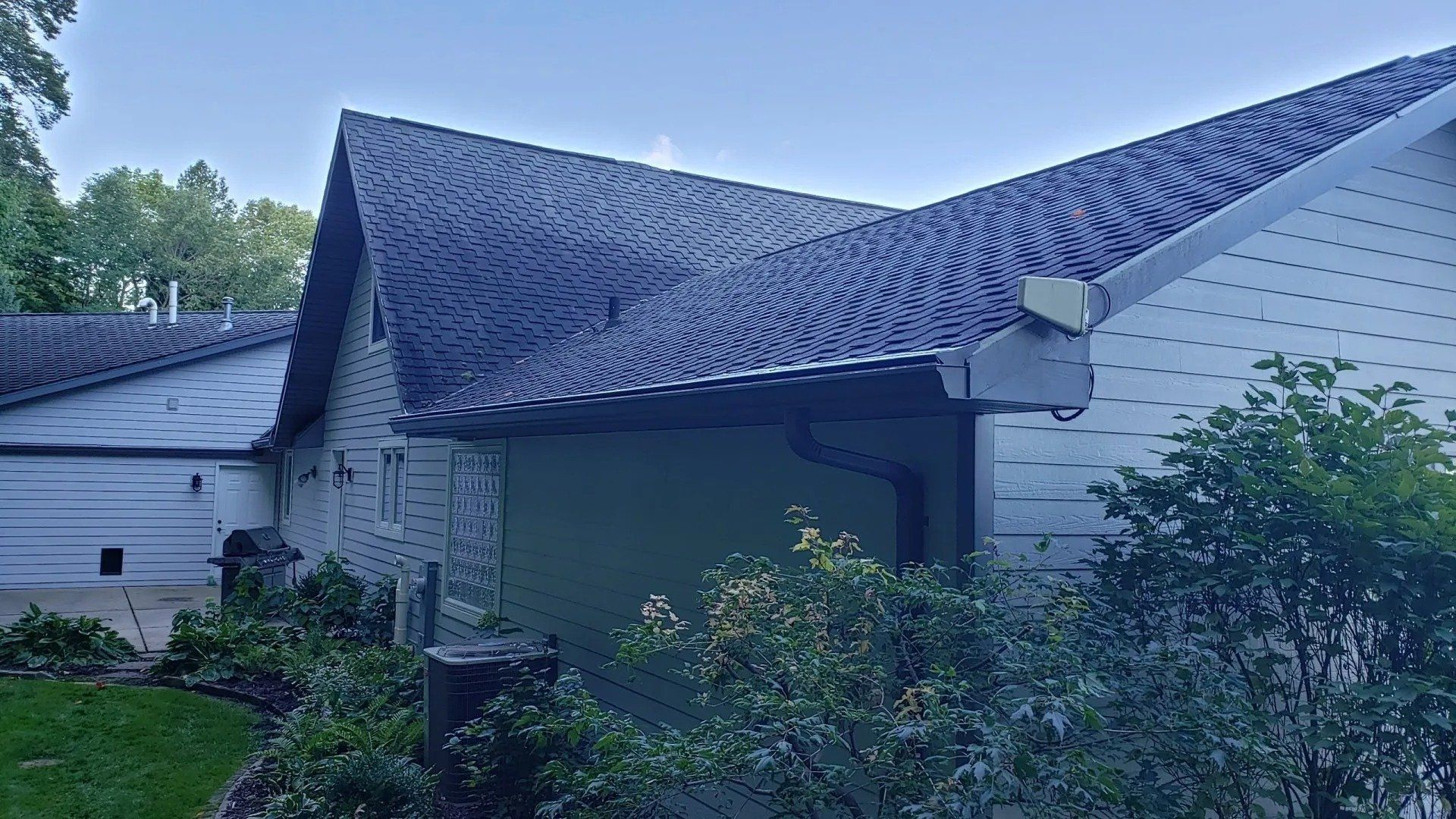 Charcoal grey 6 inch gutter