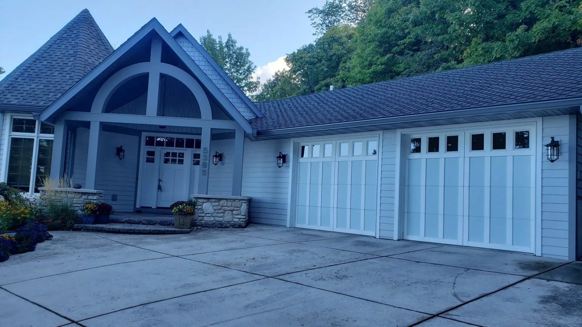 Charcoal grey 6 inch gutter